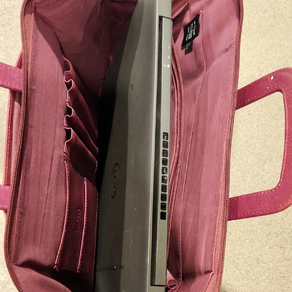 Wilson’s Leather Italian Leather Portfolio Briefcase Burg 17